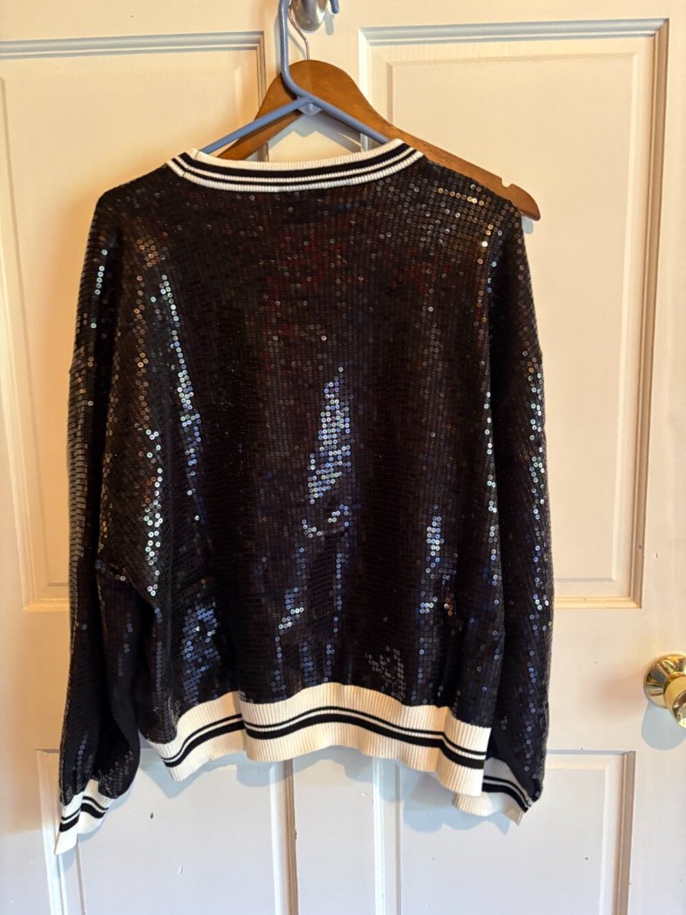 NWOT Queen of Sparkles UGA Sweater Size L - Picture 3 of 3